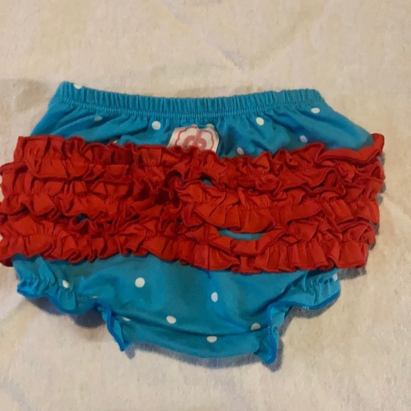 3 different ruffle buns - Picture 4 of 11